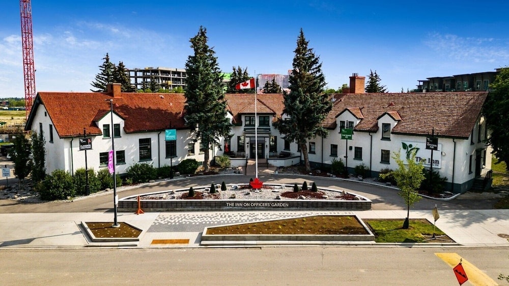 Calgary - The Inn on Officers' Garden
