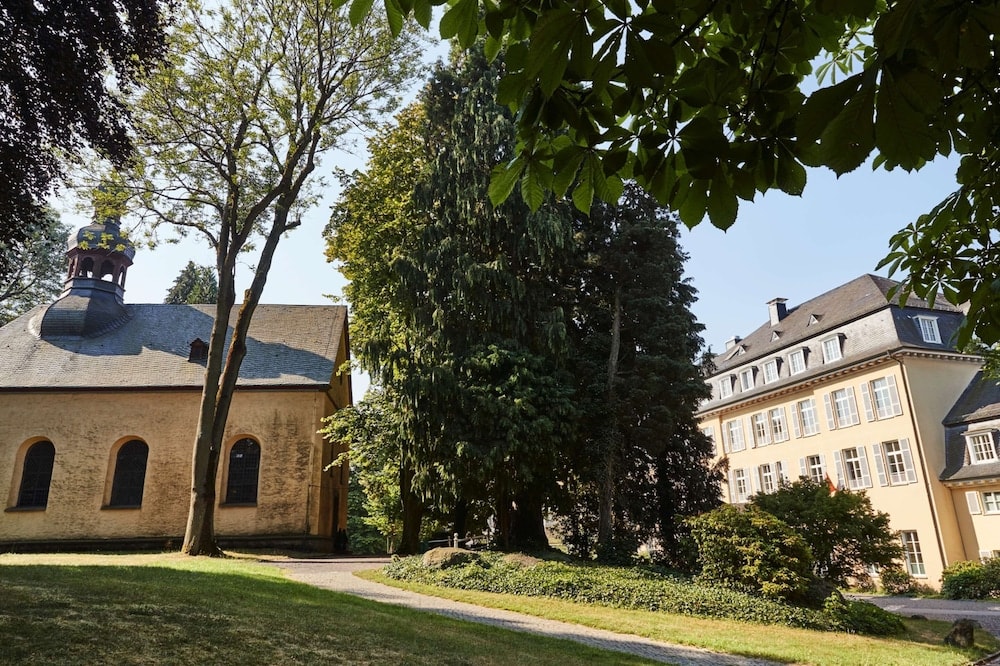 Königswinter - Steigenberger ICON Grandhotel & Spa Petersberg