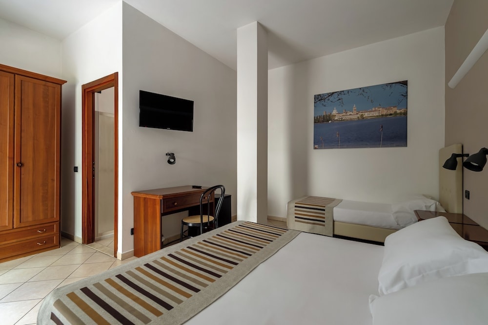 SantʼAntonio - Hotel Mantegna Stazione, MantegnaHotels