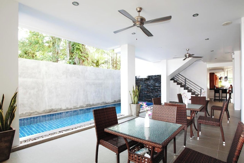 Stockholm - Karon Beach - One World One Home Naiharn Hotel