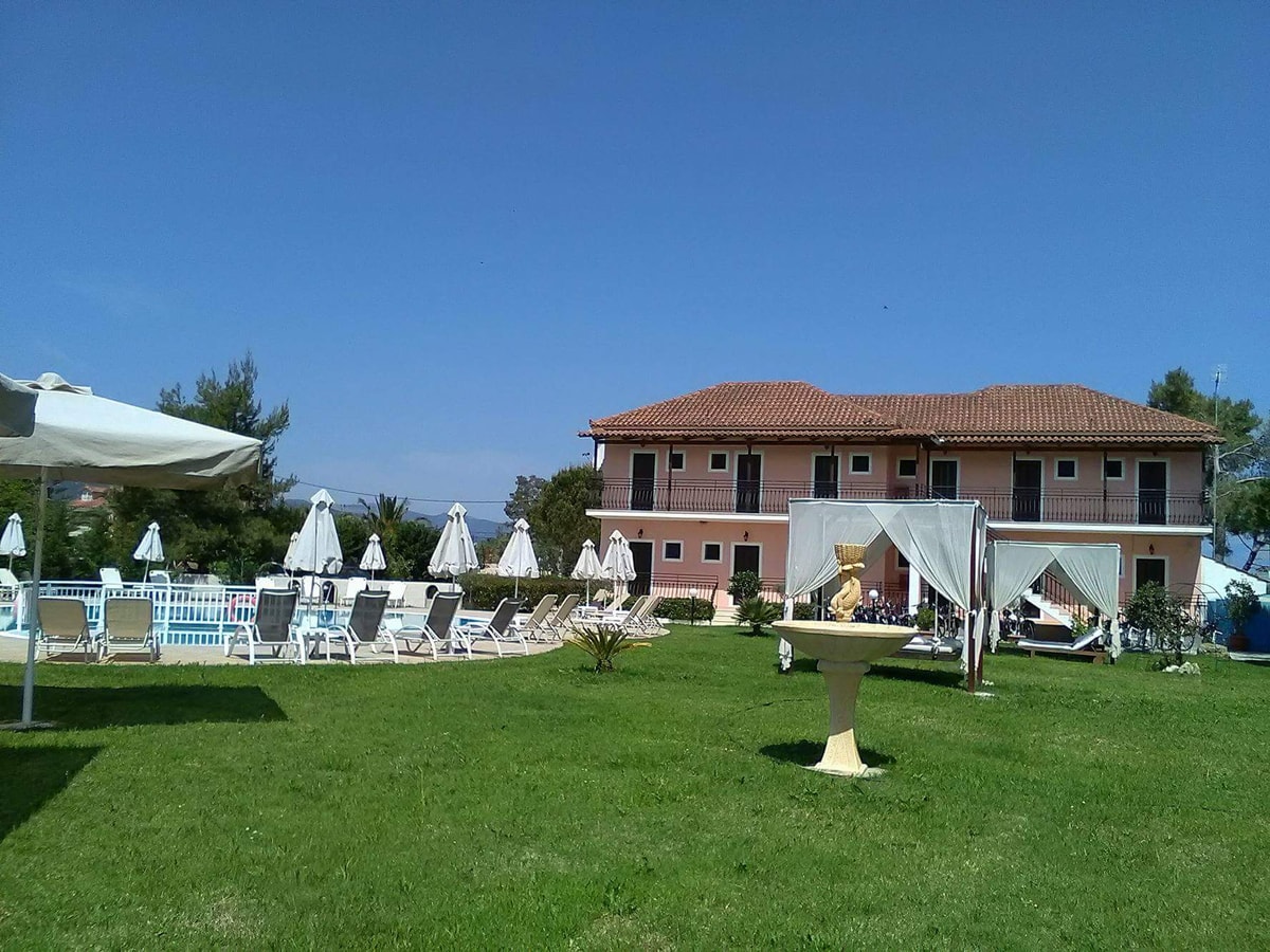 Alikanas - Eleni's Garden & Castello Suites