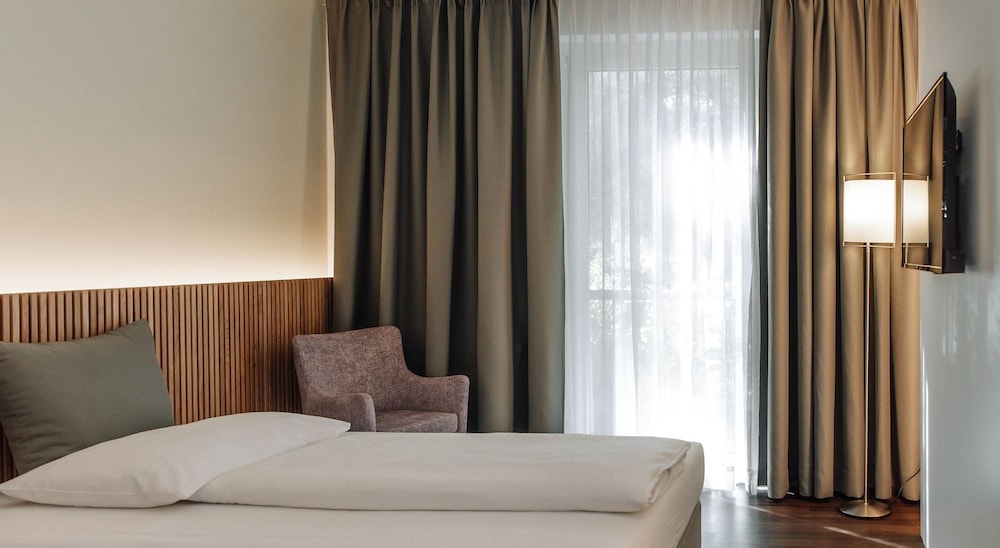 Schwechat - HEINhotel vienna airport