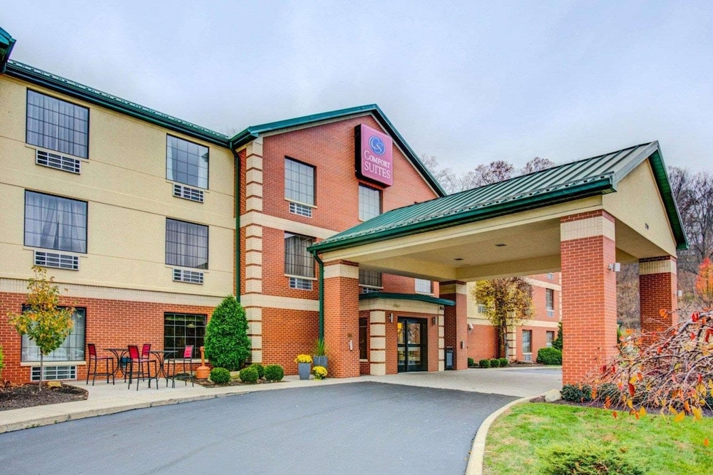 Coraopolis - Comfort Suites Pittsburgh Airport