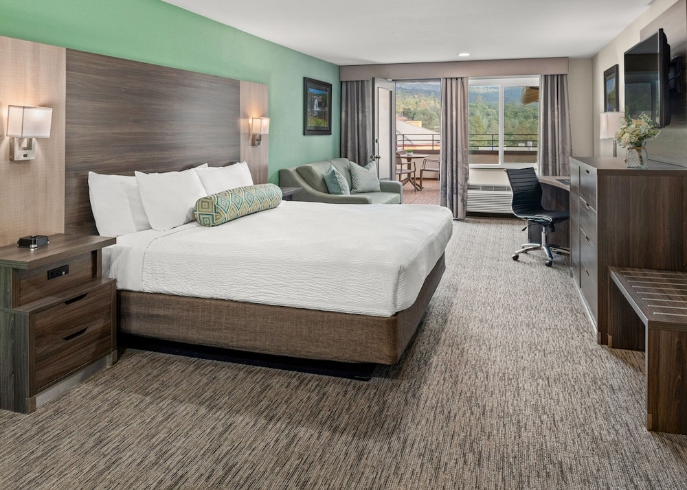 Oakhurst - Yosemite Southgate Hotel & Suites