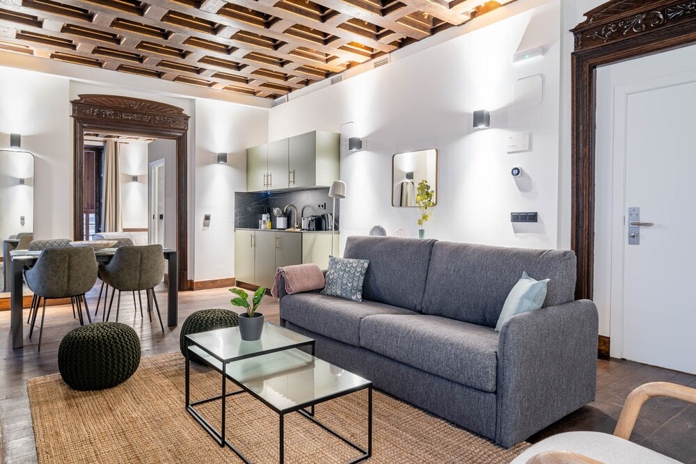 Vitoria-Gasteiz - Limehome Vitoria Palacio Álava-Velasco