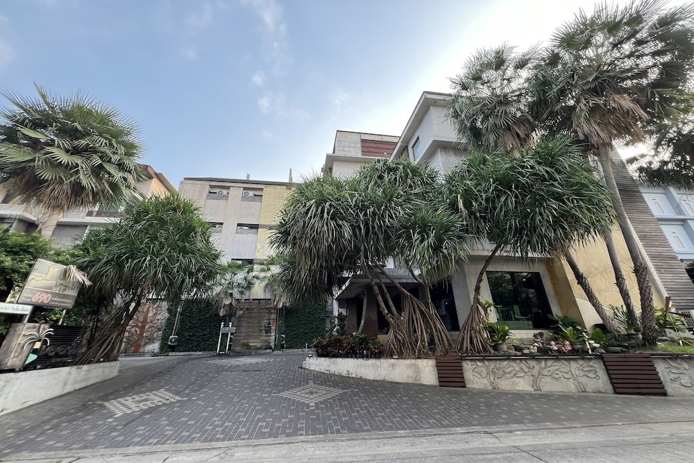 Bangkok - Eurna Resort Hotel