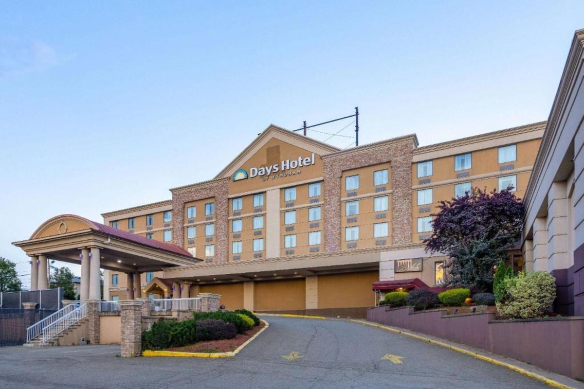 Stockholm - New York, United States - Days Hotel by Wyndham North Bergen