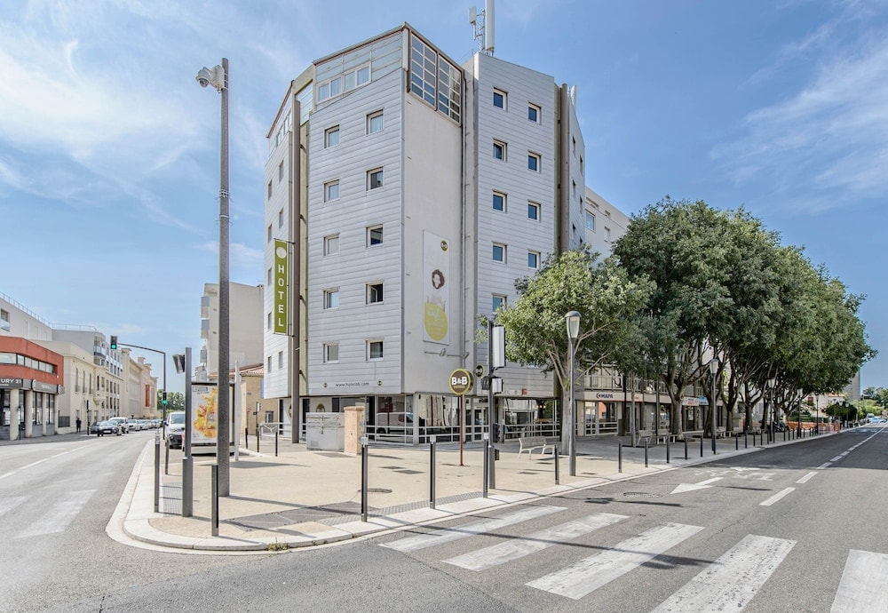 Nîmes - B&B HOTEL Nîmes Centre Arènes