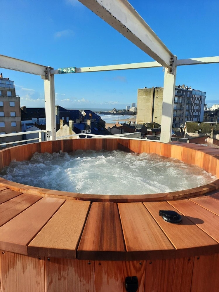 Les Sables-dʼOlonne - Logis - Hôtel Arc en Ciel et SPA Les Sables d'Olonne