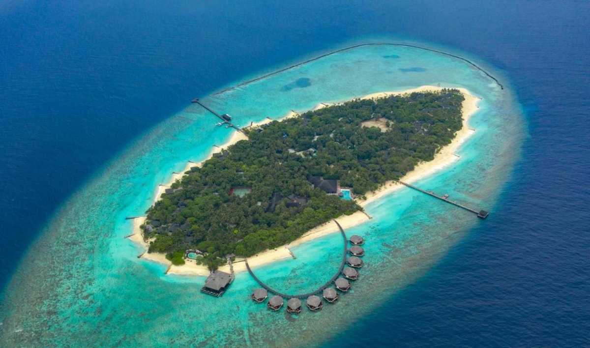Raa Atoll - Adaaran Select Meedhupparu - Premium All inclusive