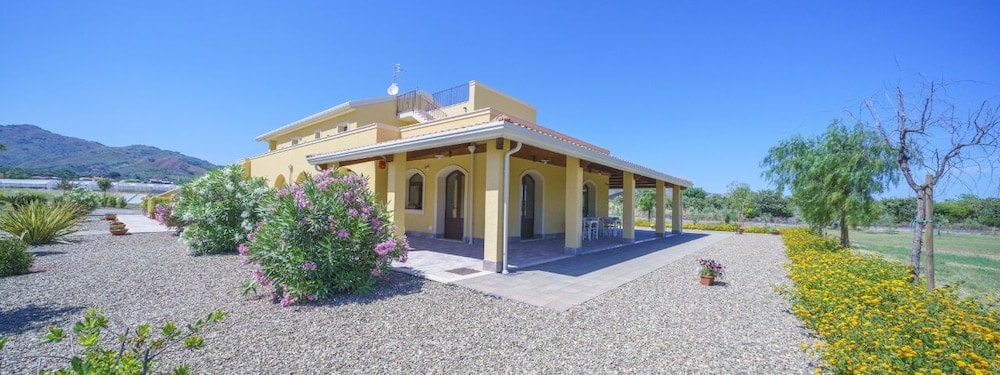 Göteborg - Taormina - Minissale Farmhouse