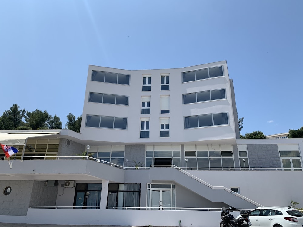 Ploče - Hotel Tolero