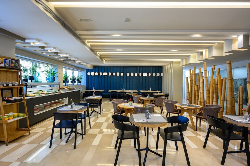 Be'er Ya'akov - Sadot Hotel Ben Gurion Airport - an Atlas Boutique Hotel