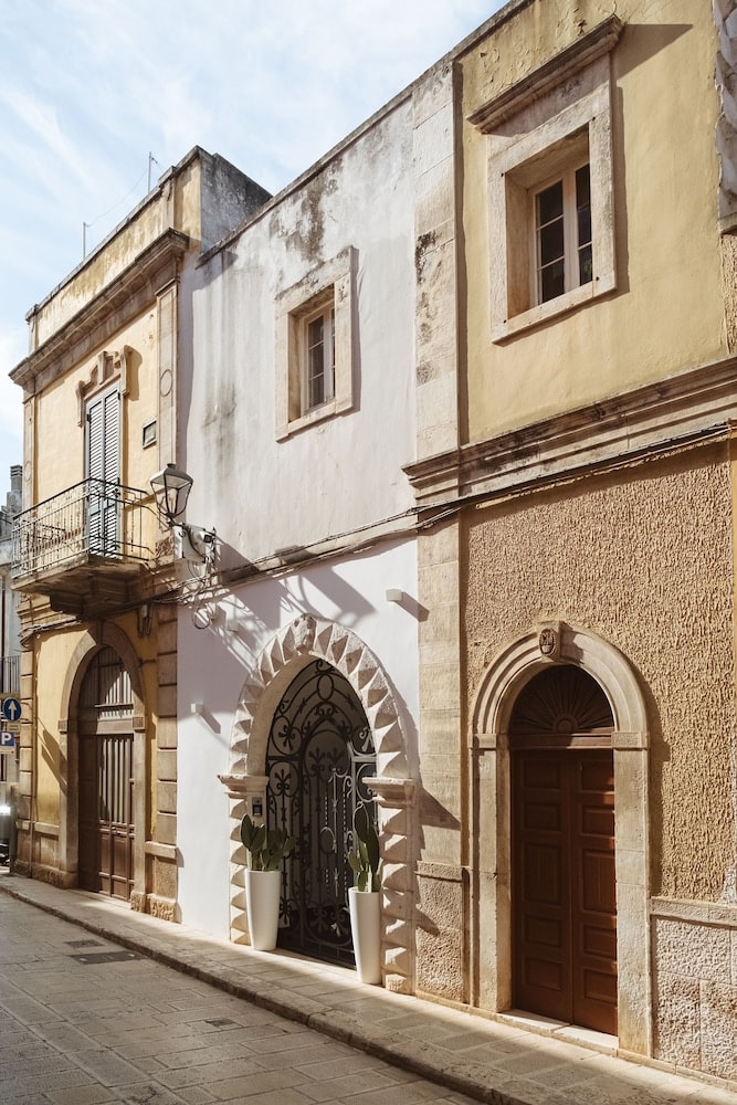 Turi - ALBERGO DIFFUSO Dimora Rossi Charme B&B