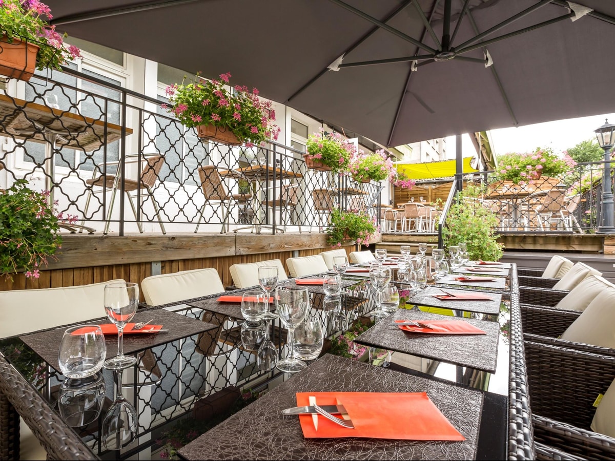 Tence - Logis SPA Hotel Restaurant De La Poste