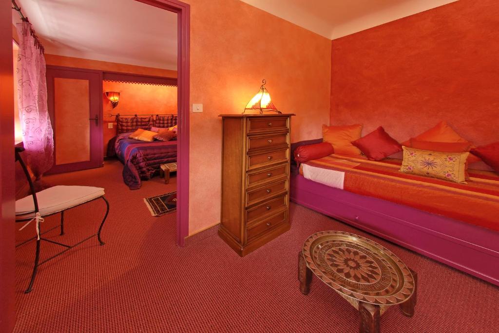 Albaret-Sainte-Marie - Hotel Le Rocher Blanc