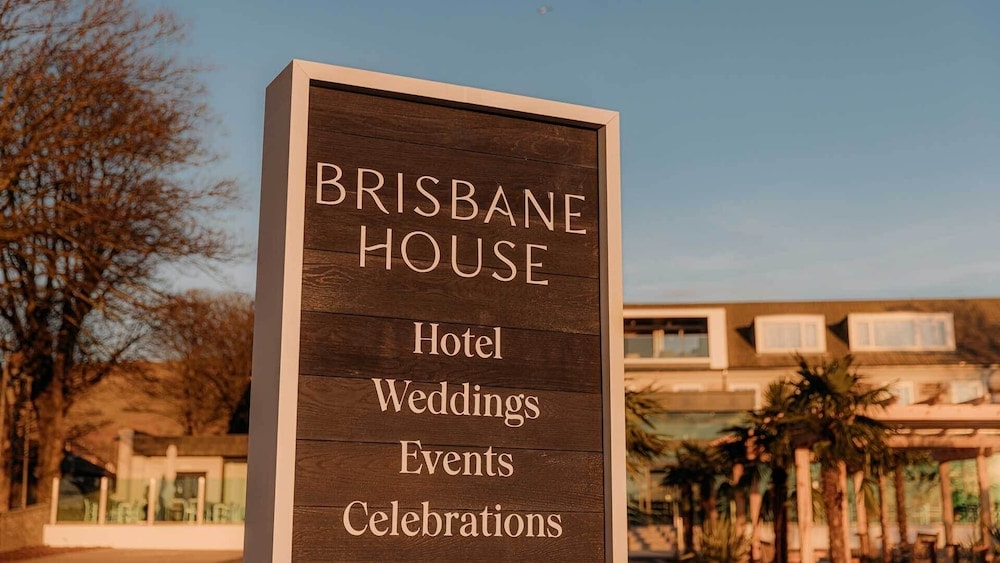 Largs - Brisbane House Hotel