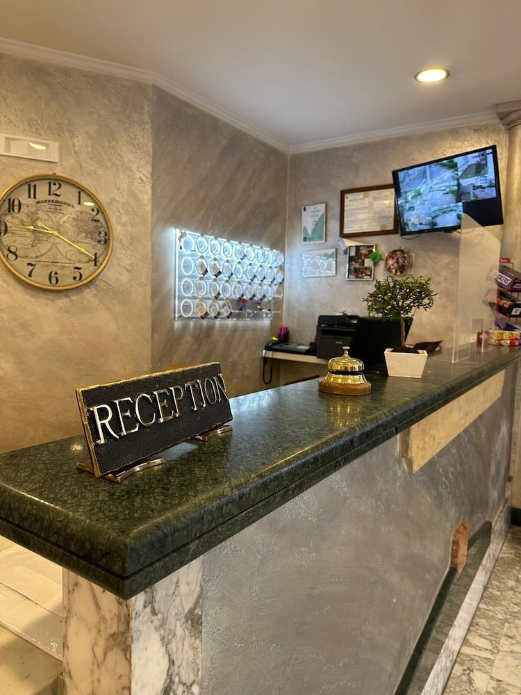 Casalnuovo di Napoli - Hotel Clinton