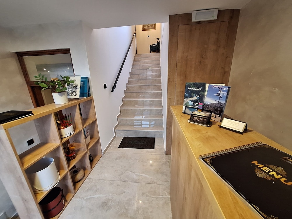 Göteborg - Cetinje - Apart hotel Fantasia