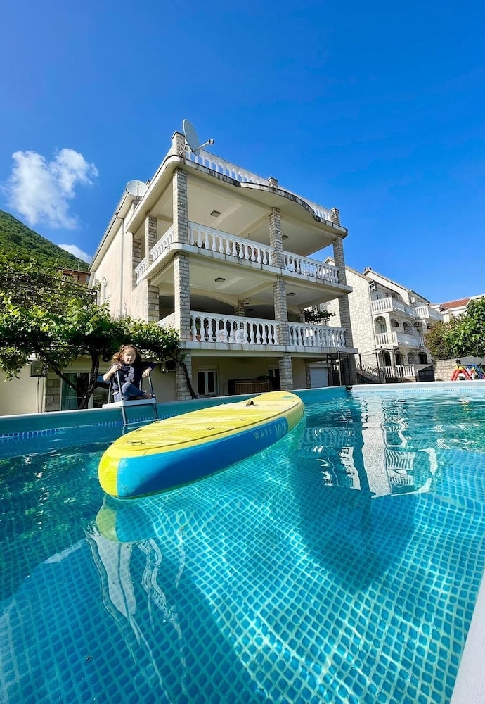 Malmö - Herceg-Novi - Family House with pool & sea view