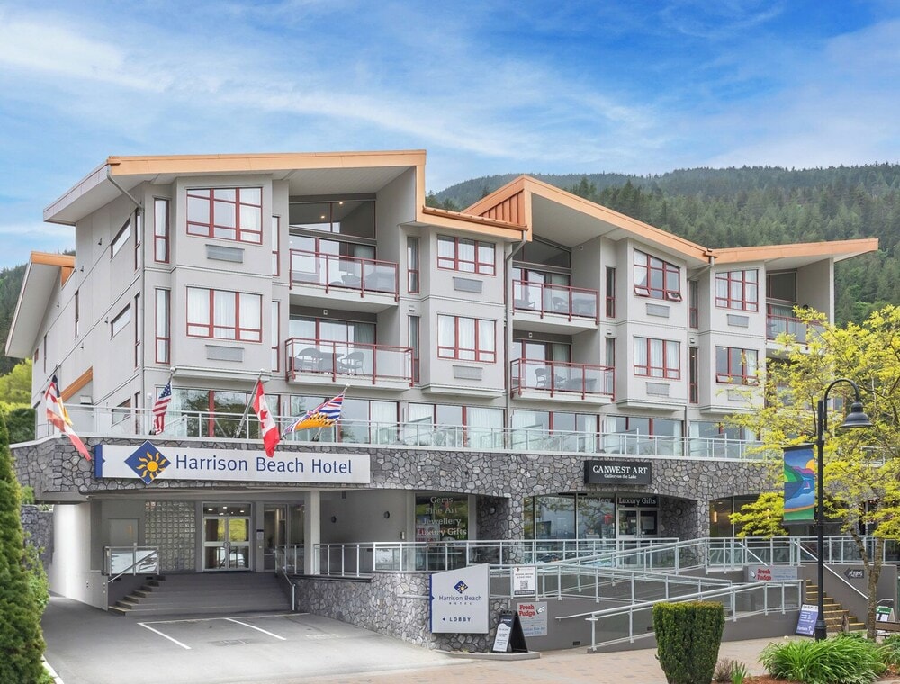 Harrison Hot Springs - Harrison Beach Hotel