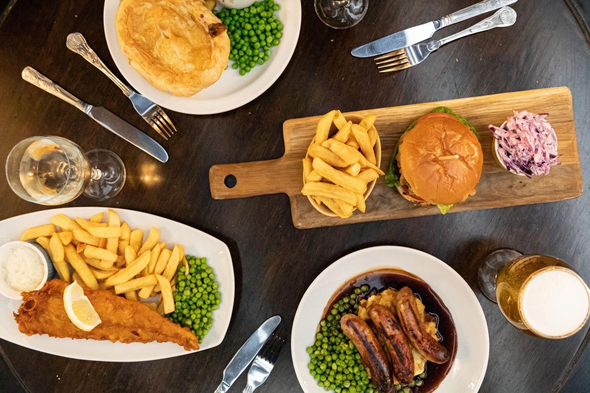Gloucester - The New Inn by Roomsbooked