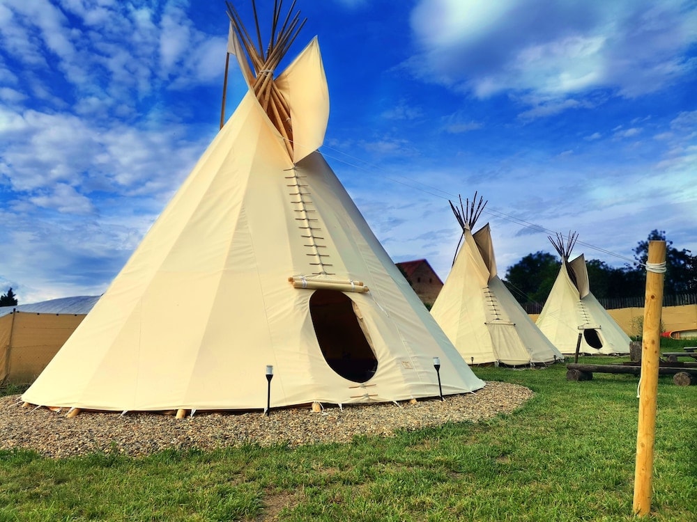 Roudnice nad Labem - Teepee Camp Lounky