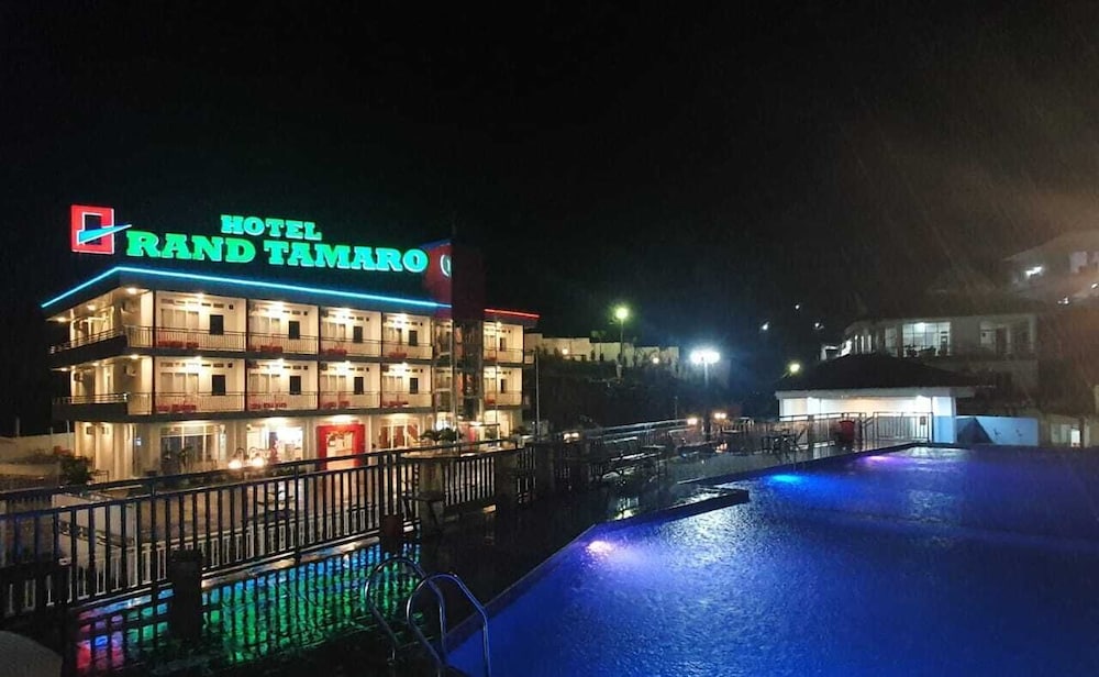 Parapat - Grand Tamaro Hotel