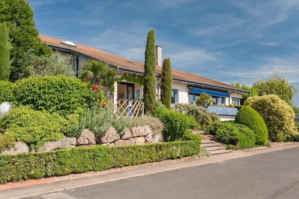 Villefranche-sur-Saône - Hôtel Newport