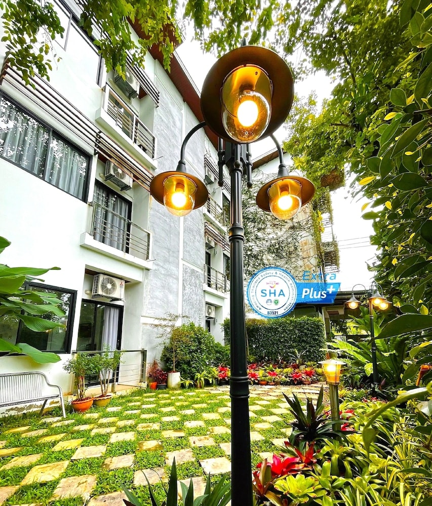 Göteborg - Thalang - Ideo Phuket Hotel - Naiyang Beach