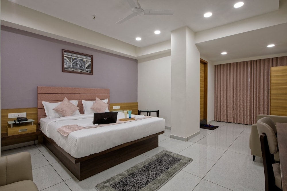 Sarkhej - HOTEL AURELLIA