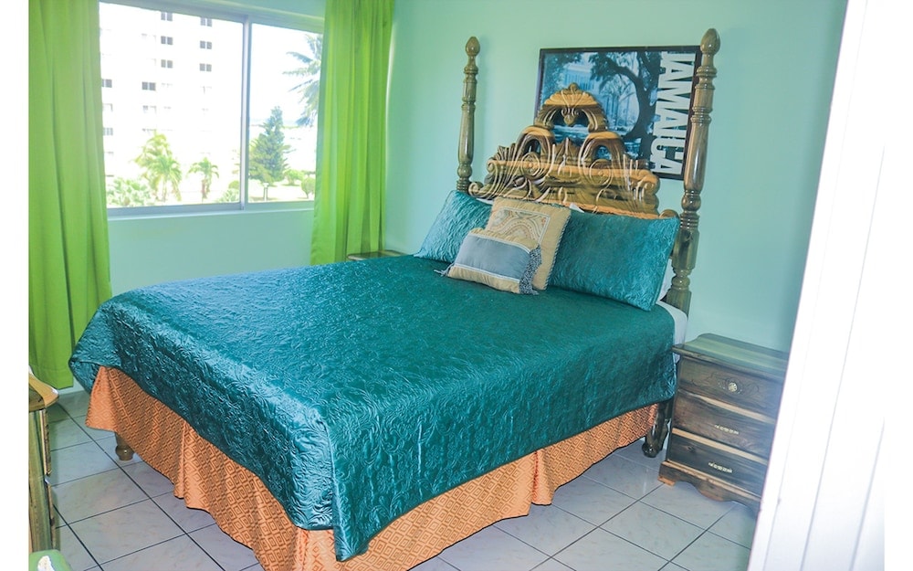 Ocho Rios - Green Island Beach Suite at Turtle Towers