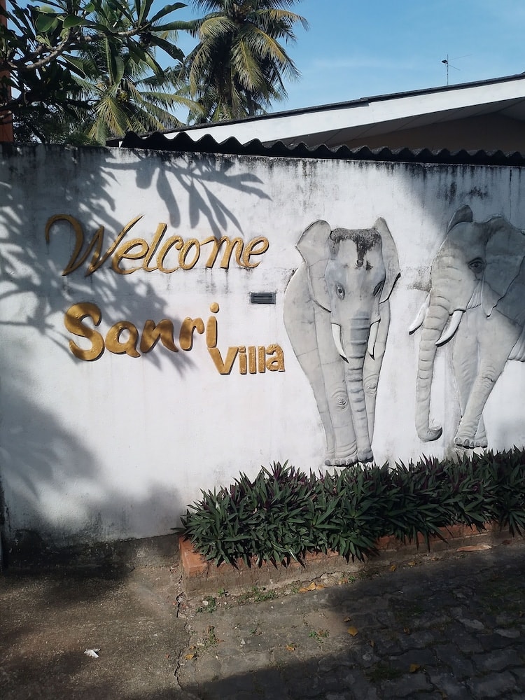 Negombo - Sanri villa Katunayaka