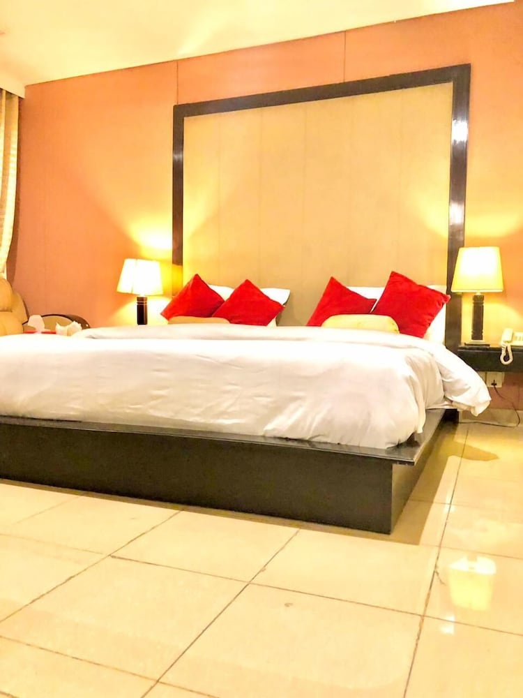 Lahore - Hotel Grand Inn Lahore