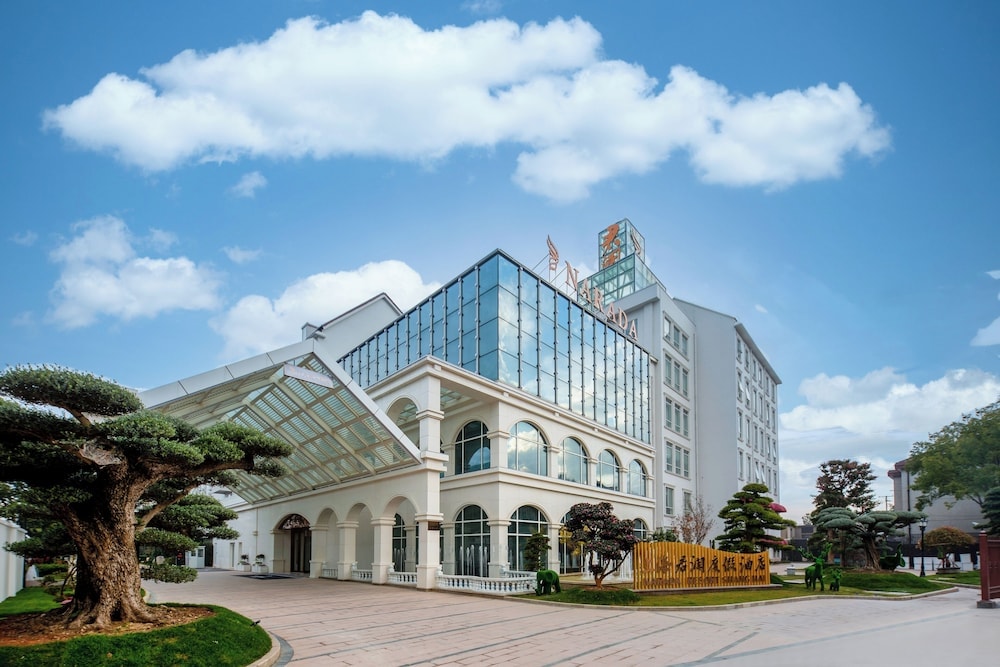 Nanhui - NARADA Resort Shanghai Hotel Disney Store