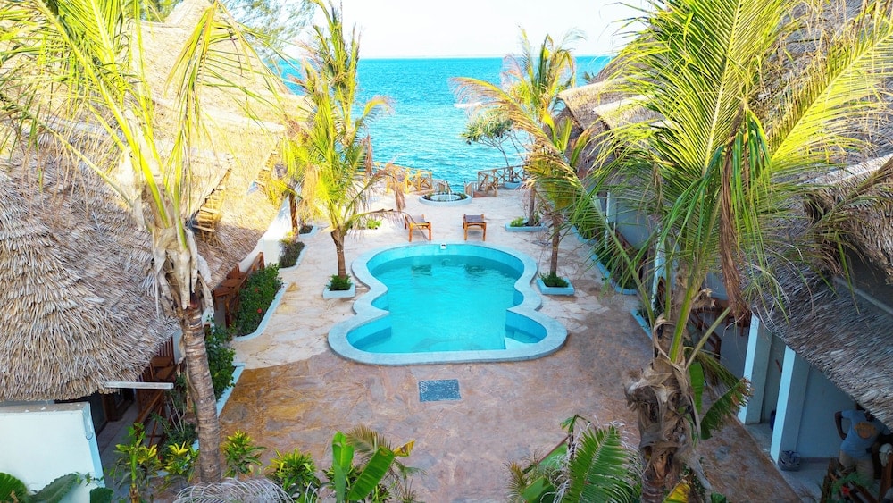 Uroa - Zamu Beach Hotel