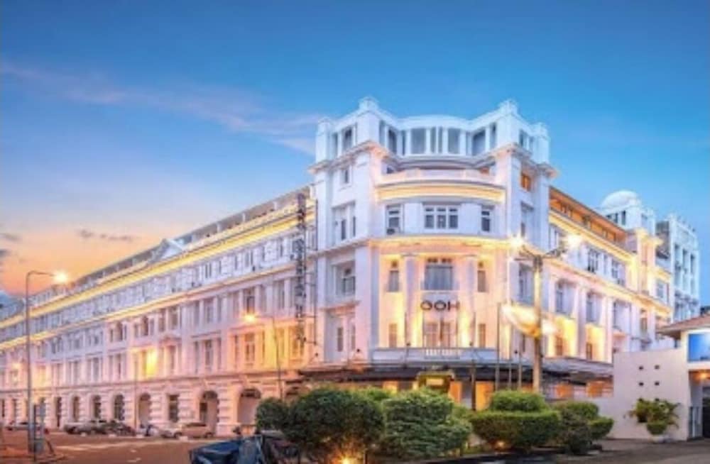 Wellawatta - Grand Oriental Hotel