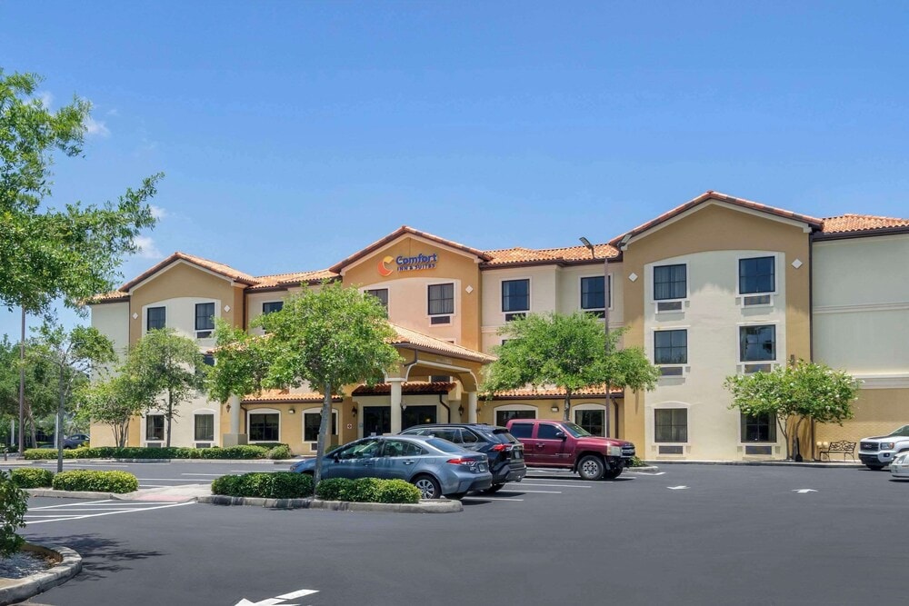 Pinellas Park - Comfort Inn & Suites Northeast - Gateway
