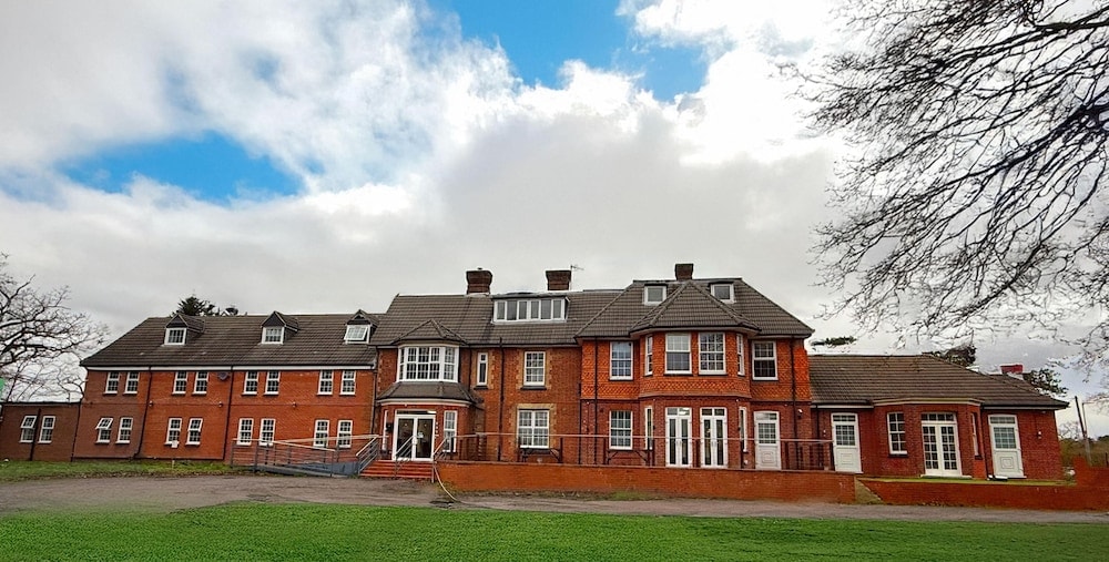 Trivelles Gatwick Hotel & airport Parking