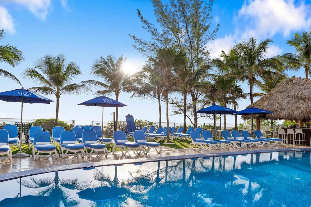 Miami Beach (FL) - Marenas LATERAL ocean view daily refresh not included Fees collected at arrival