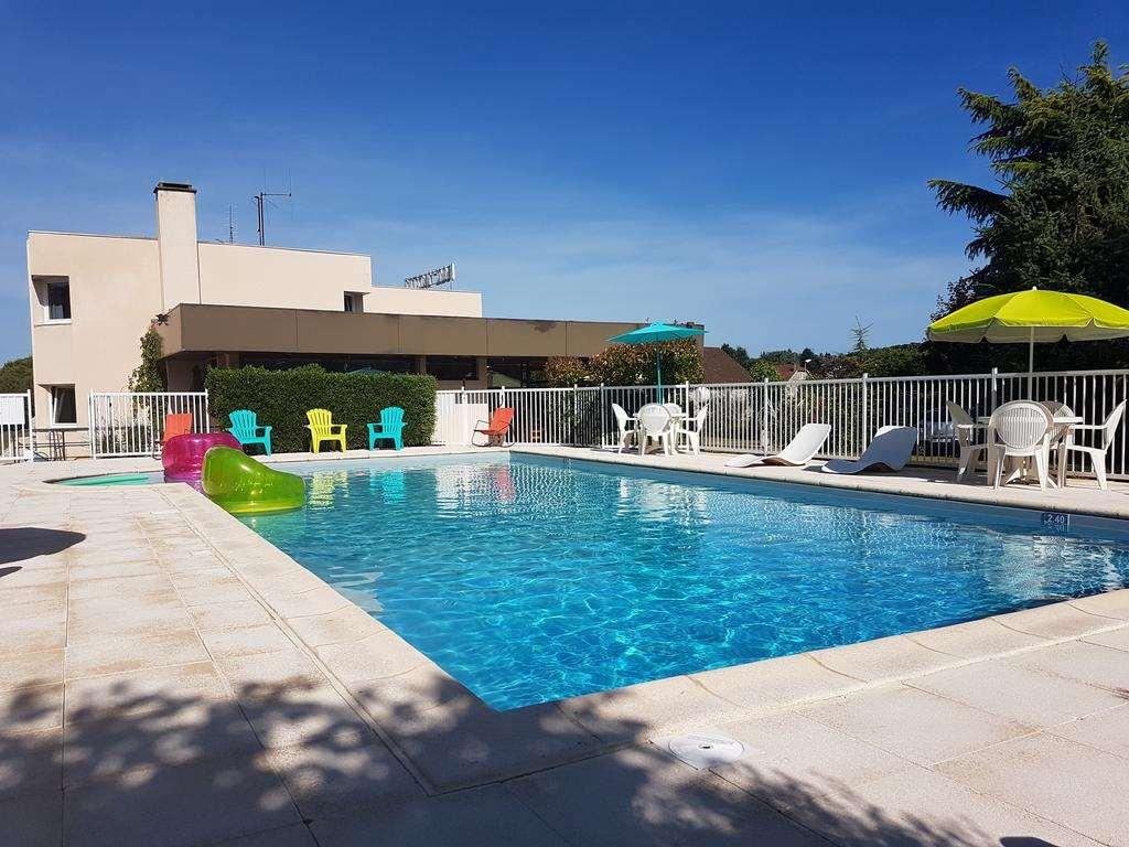 Avallon - Brit Hotel Dak Hotel