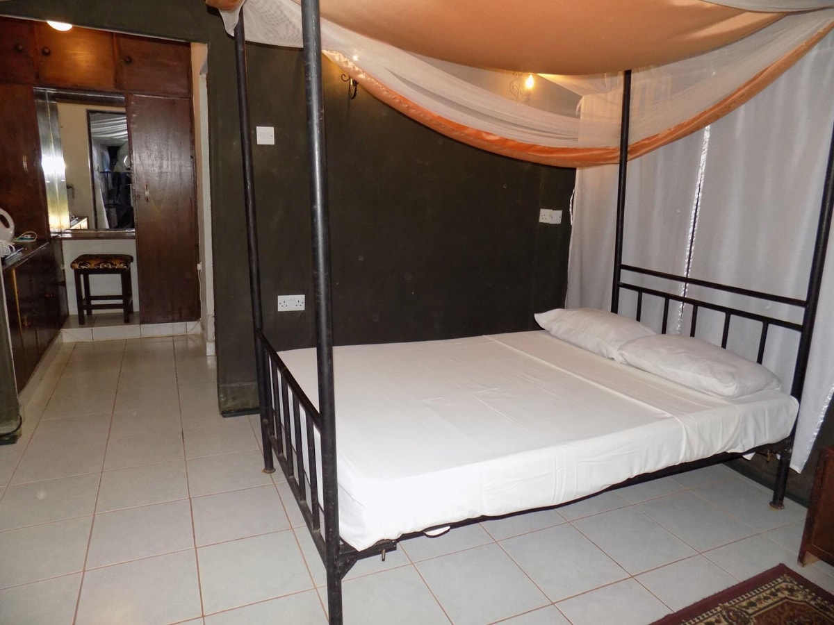 Voi - Impala Safari Lodge