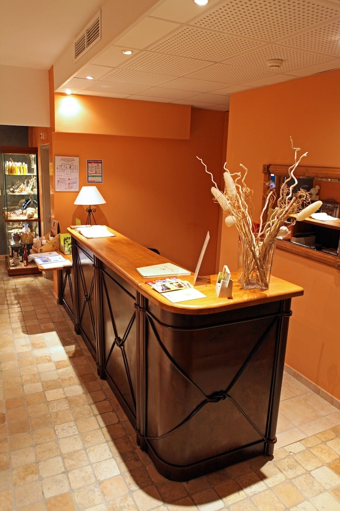Uzès - Hotel Restaurant Le Gardon - Pont du Gard