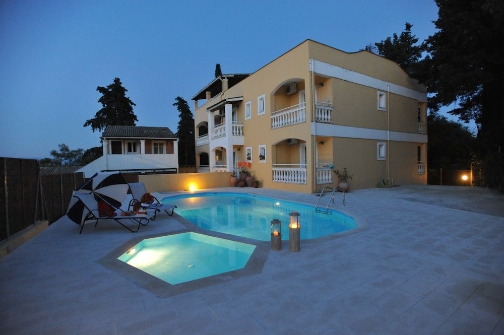 Göteborg - Kassiopi - Saint Spiridon Hotel