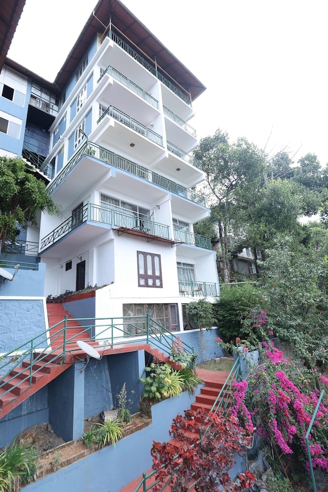 Munnar - Lazo Golden Valley Resort