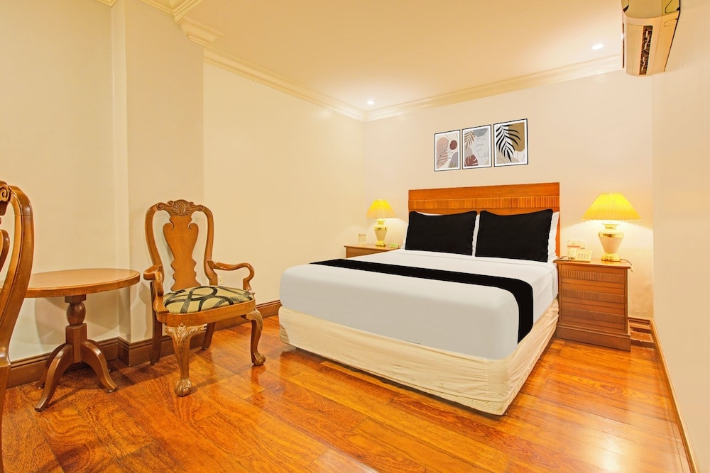 Manila - Collection O VIP Suites, Near PNR Pasay Evangelista, Makati Manila