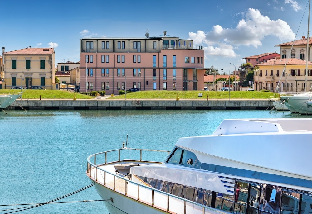 Marina di Pisa - Residence Hotel L'incanto Di Boccadarno