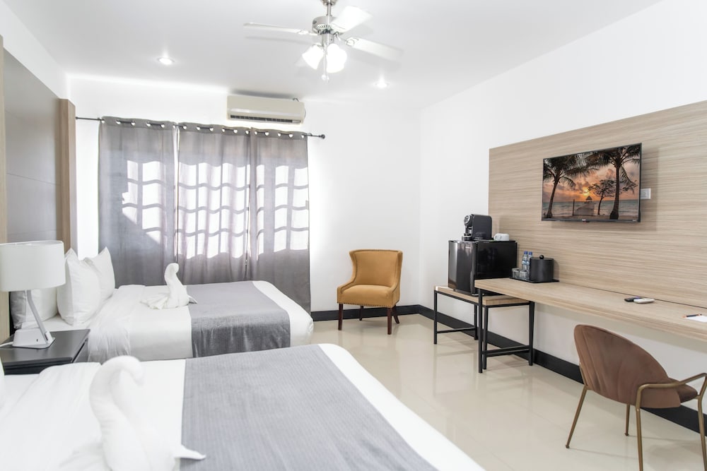 Belize City - Pickwick Park View Hotel