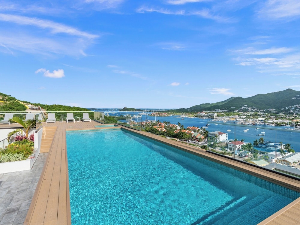 Simpson Bay - The Hills Residence