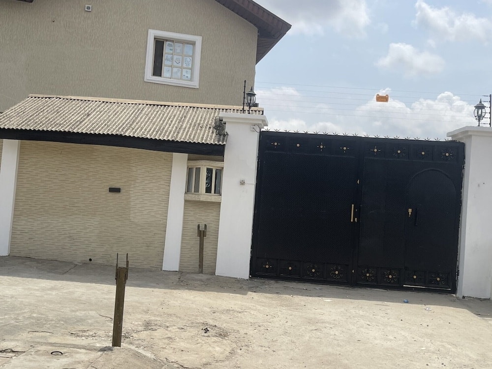 Lagos - JCGOLD Hotels, Apartments and Suites